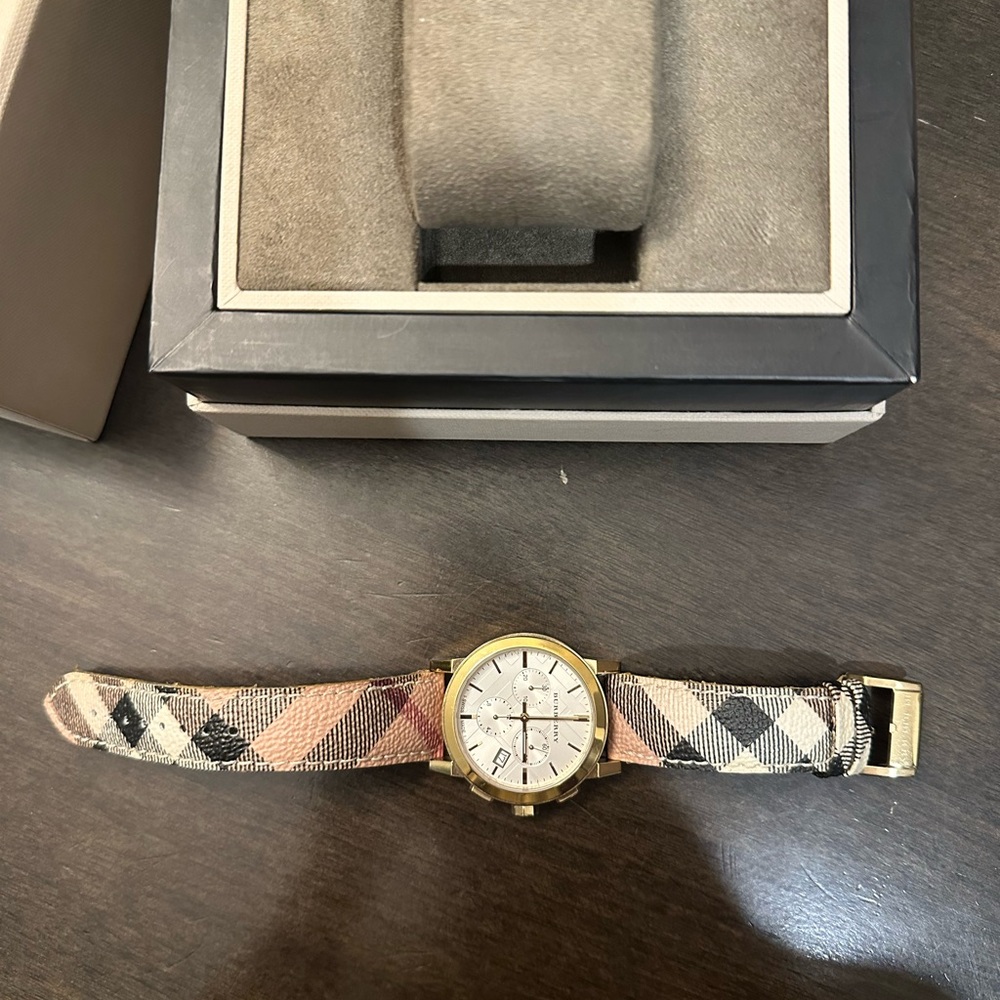 Burberry Watch - Picture 3 of 6